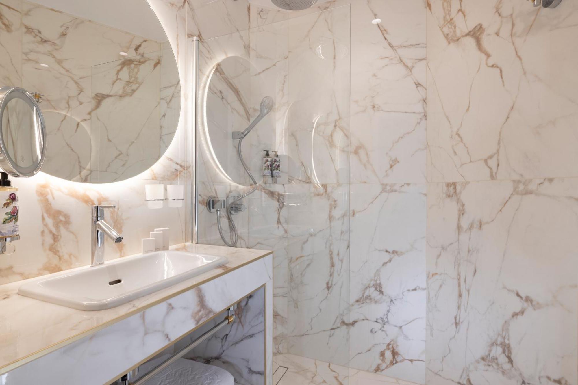 Hotel Kleber Paris & Spa Экстерьер фото