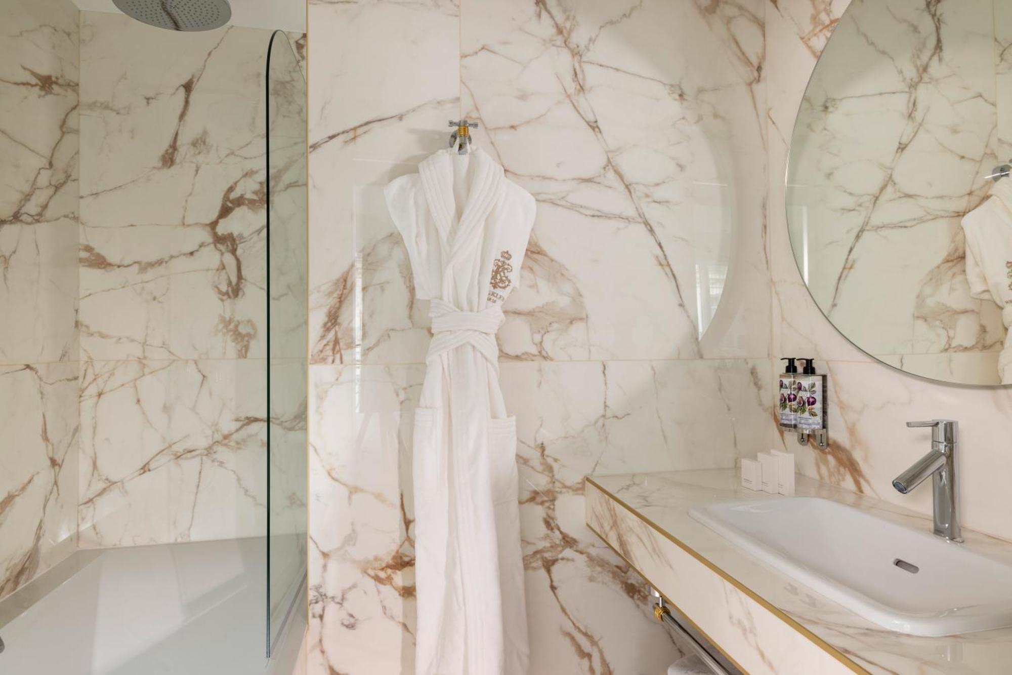 Hotel Kleber Paris & Spa Экстерьер фото